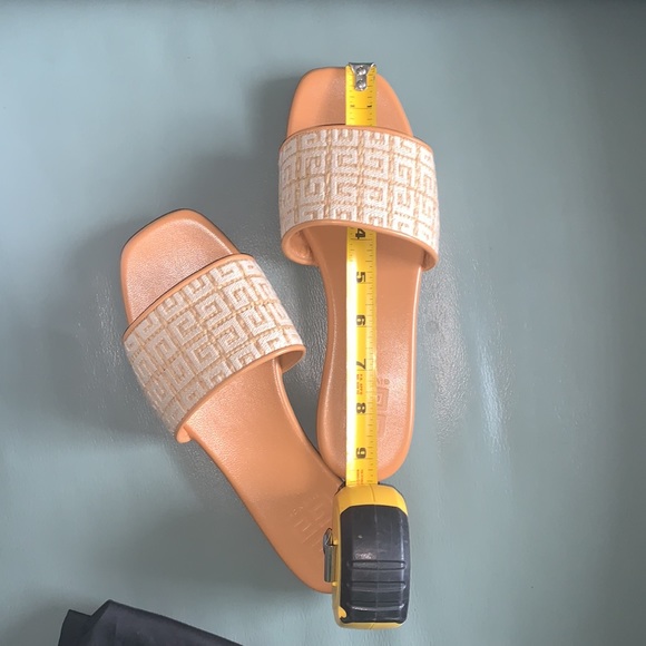 Givenchy 4G Raffia Slide Sandal - Picture 9 of 12